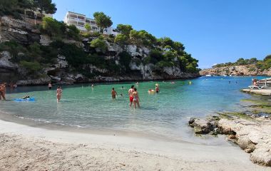 Strand und Bucht von Cala Pi