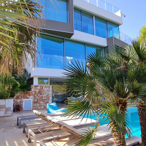 Mediterrane Poolterrasse